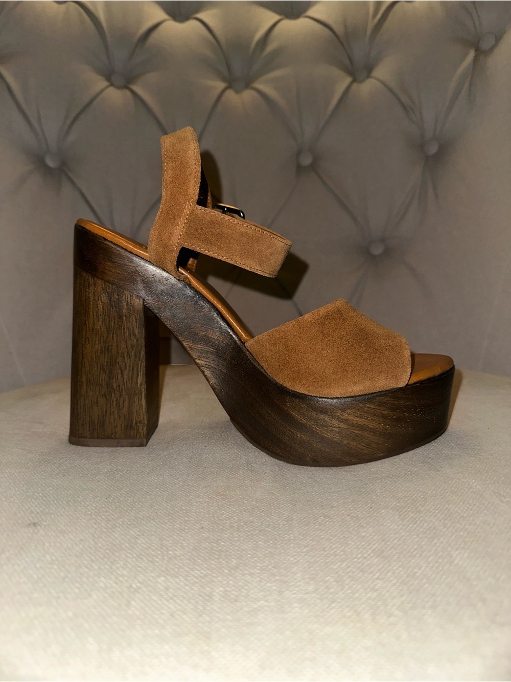 Lulu's Brown Suede & Wooden Platform Sandal | US 7